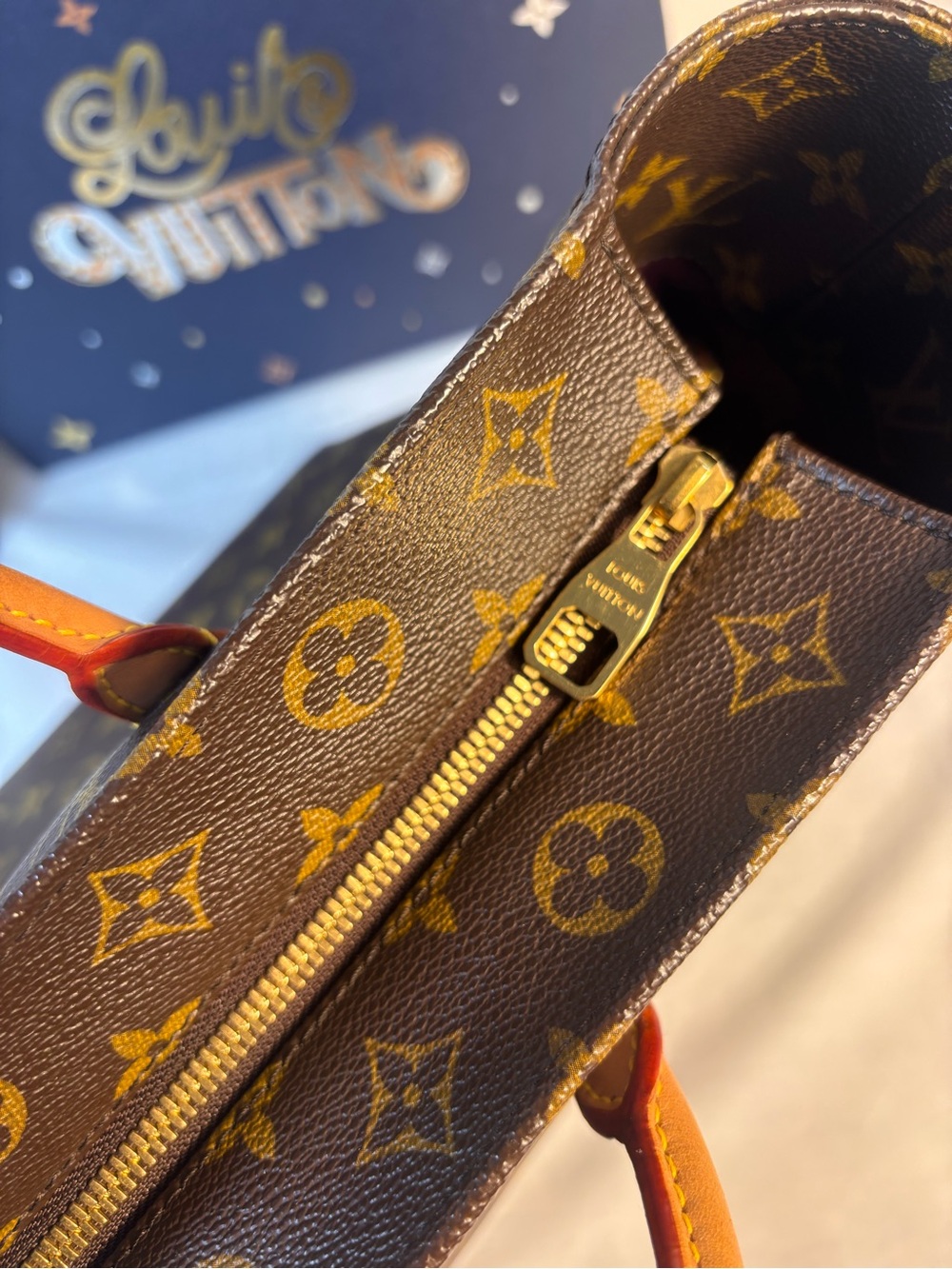 Louis Vuitton Raspail MM Monogram - Picture 9 of 16